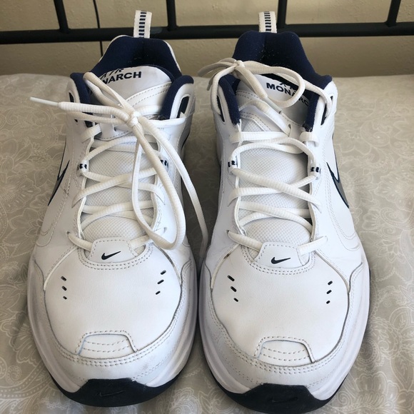White mens nikes new shoes size 13 White mens nikes new shoes size 13